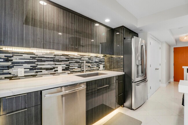 Foto del edificio - 3000 N Ocean Dr