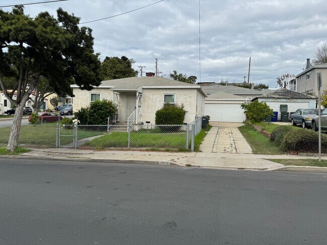 Photo - COMPLETELY REMODELLED 1 BEDROOM DUPLEX FOR LEASE! House