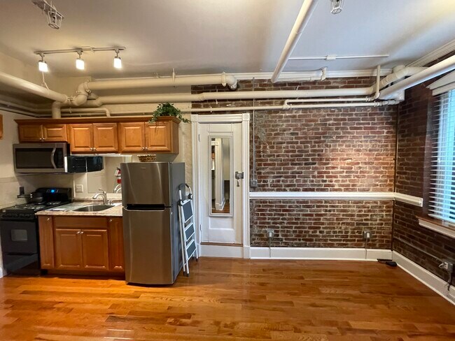 Foto del edificio - 878 Massachusetts Ave