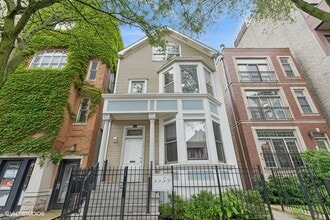 Building Photo - 2553 N Southport Ave