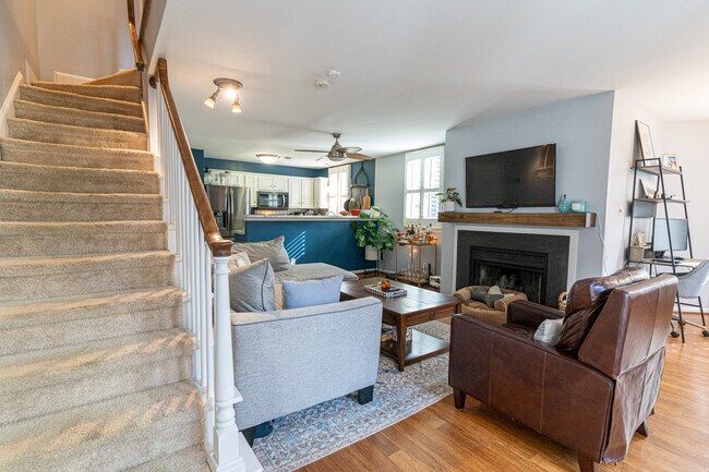 Sala de estar 2 - 244 S Cedar St