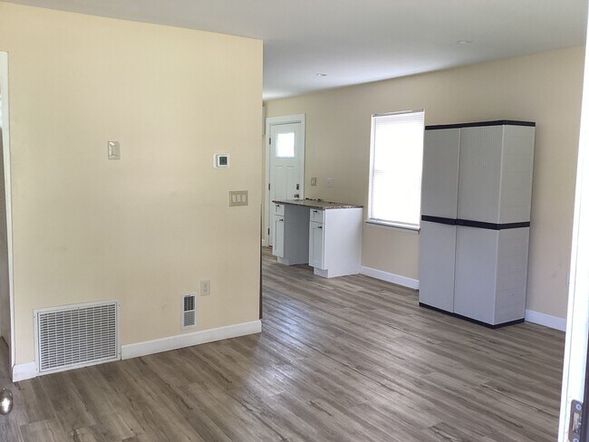 Foto del edificio - 2035 Margaret Ave