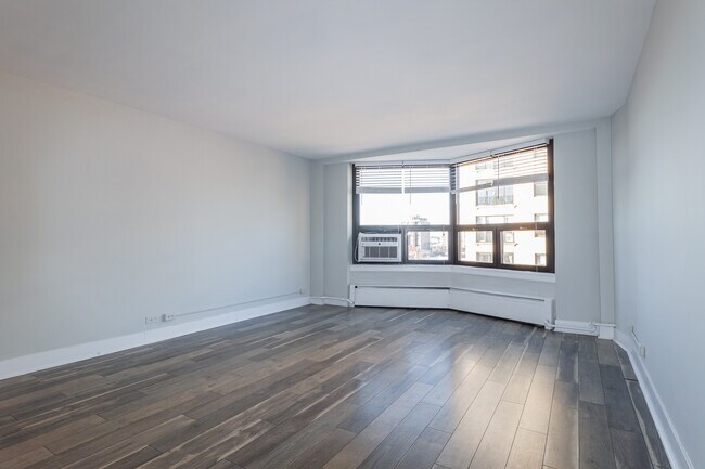 Foto del edificio - 419 W Wellington Ave