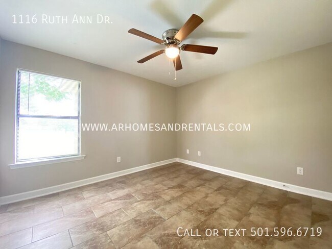 Building Photo - 1116 Ruth Ann Dr | $850 | 2 beds, 1 full bath
