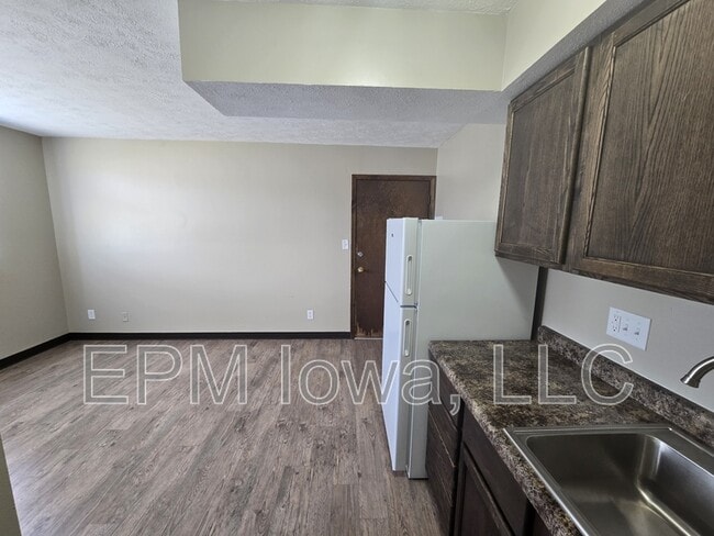 Building Photo - 990 Grand Ave