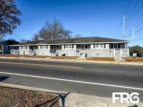 Building Photo - 600 Howell St