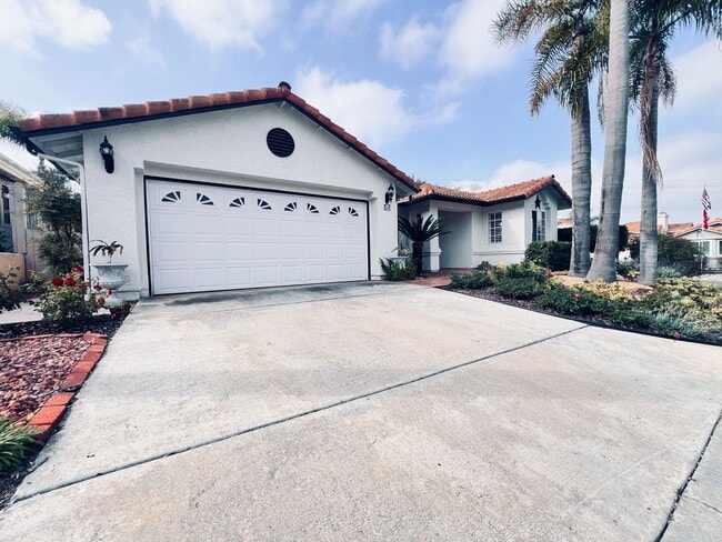 Building Photo - Oceanside Montego Community Two Bed/ Two B...