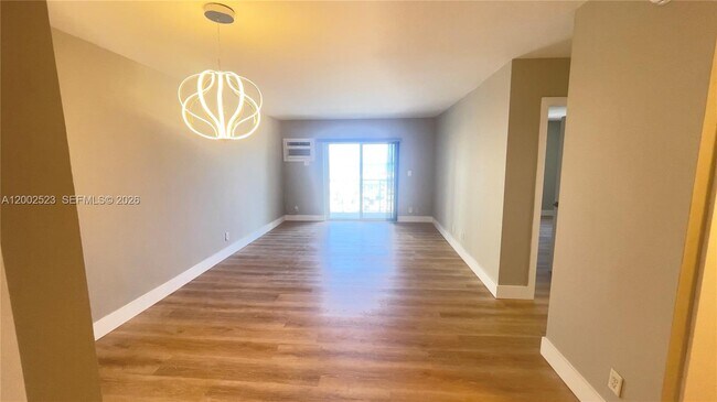 Foto del edificio - 200 S Birch Rd