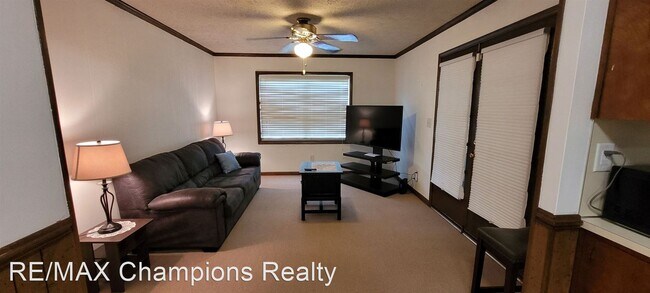 Building Photo - 3 br, 2 bath House - 6409 Malibu Drive
