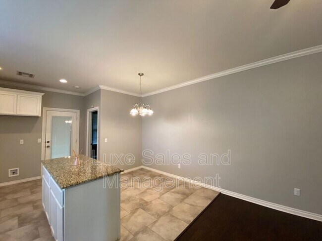 Foto del edificio - 1814 NE 135th St