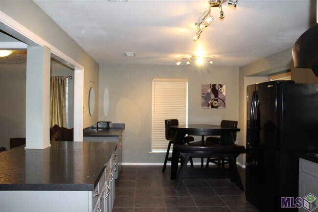 Building Photo - 12339 Armstrong Dr