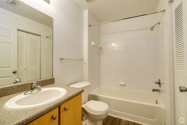 Monterrey - 2BR,2BA - 926SF - Bathroom - Mission Bay Apartments