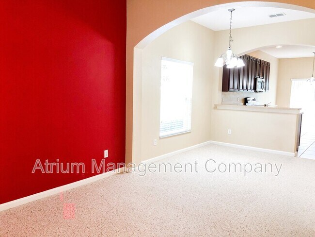 Building Photo - 10303 Park Commons Dr