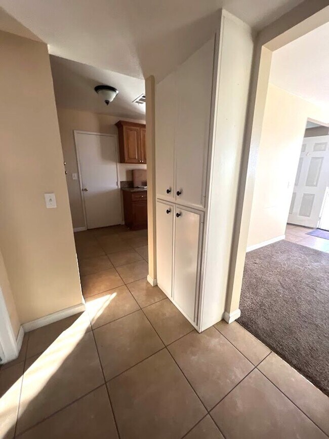 Building Photo - Charming Senior Home 55+  2 bed 1 bath Gem...