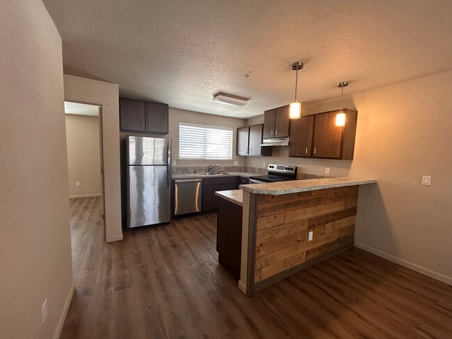 Kitchen - River Park & River Trail
