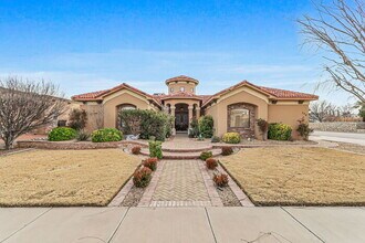 Building Photo - 724 Scott Ln