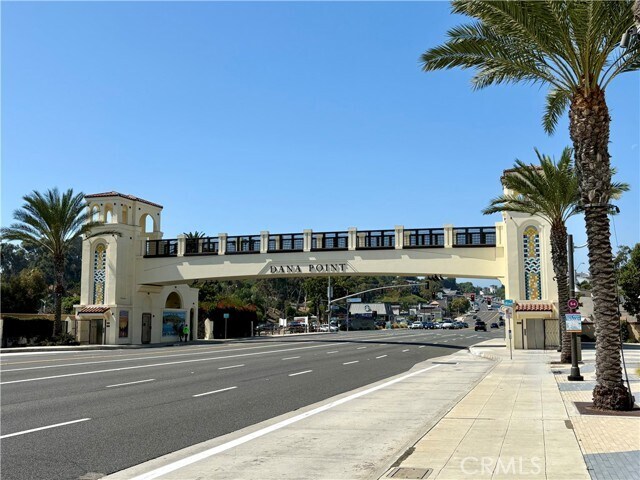 Foto del edificio - 1632 Doheny Way
