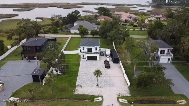 Foto del edificio - 5395 Heckscher Dr