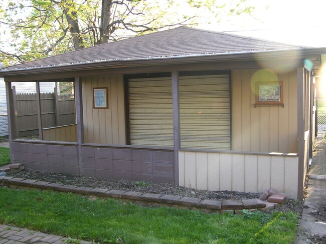 Building Photo - 15024 Grant St