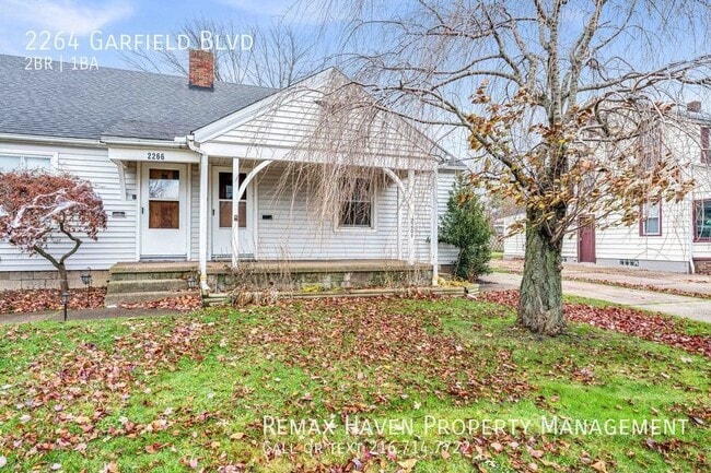 Building Photo - 2264 Garfield Blvd Right, Lorain - Spaciou...