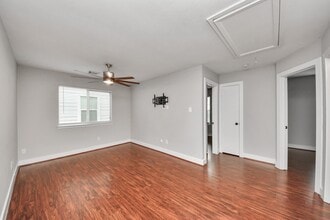 Building Photo - 1536 Kew Garden Dr