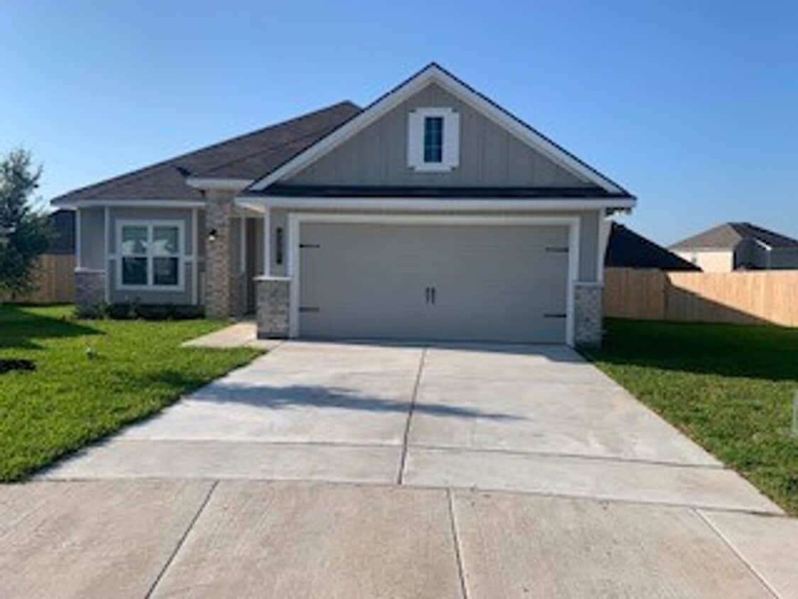 Primary Photo - Where Style Meets Comfort: Elevate Your Li...