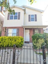 Building Photo - 387 18th Ave