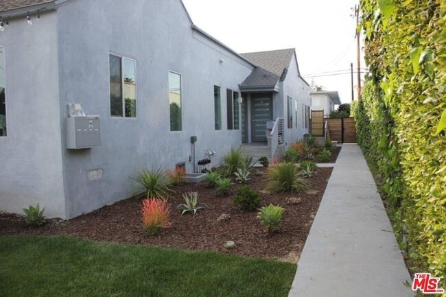 Photo - 713 Vernon Ave House