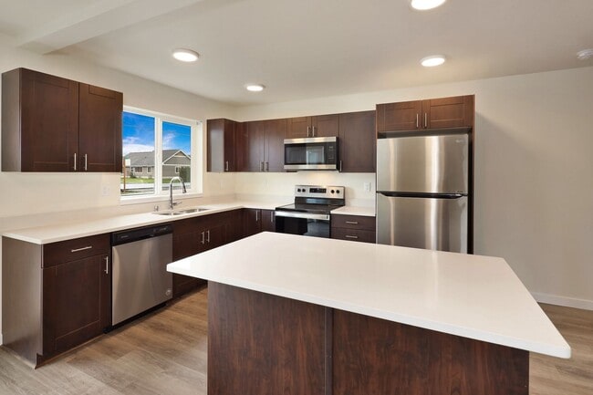 Interior Photo - 404-412 Front Street