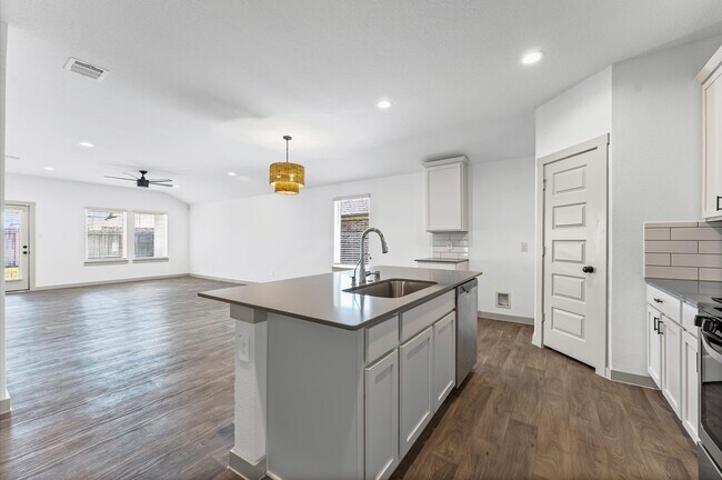 Building Photo - 14706 Sweetwater Dr