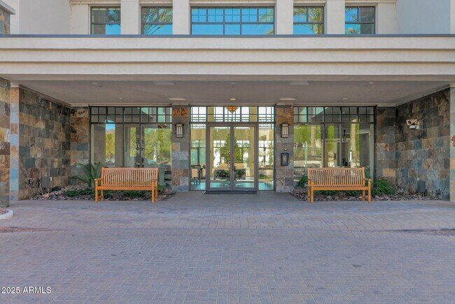 Foto del edificio - 8 Biltmore Estates Dr