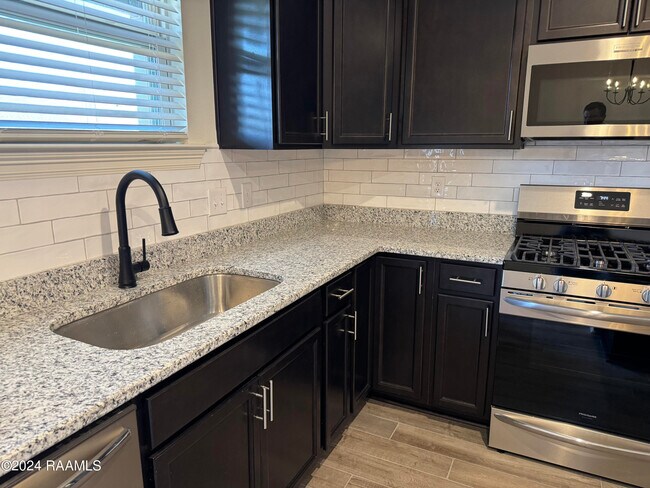 Foto del edificio - 103 Tenor St