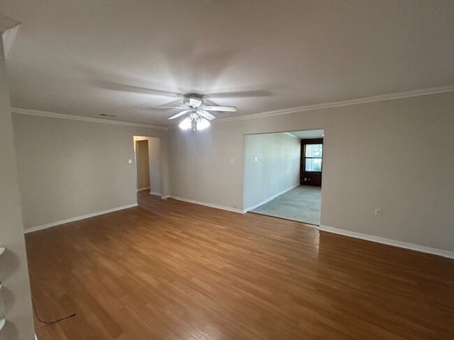 Foto del edificio - Spacious and Private Midway ISD Home