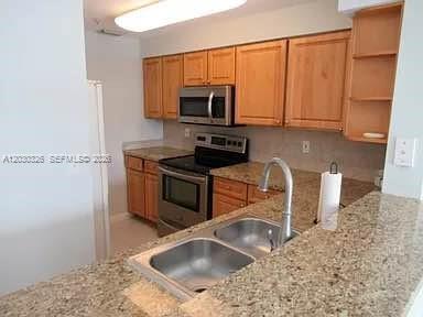 Foto del edificio - 2044 Alta Meadows Ln