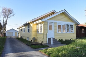 Building Photo - 416 E 31st St