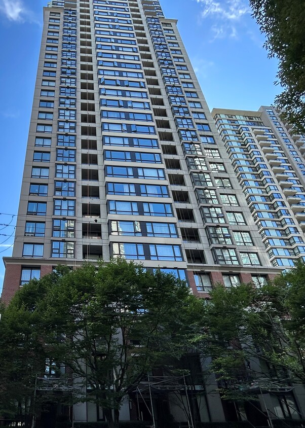 Primary Photo - 909 Mainland St
