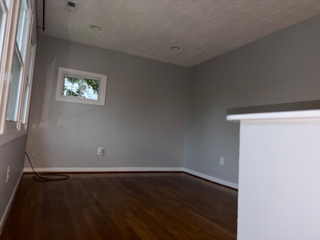 Foto del edificio - 13430 Pinetree Dr
