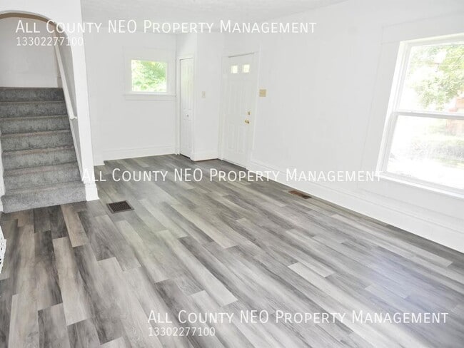 Building Photo - 1278 Girard St