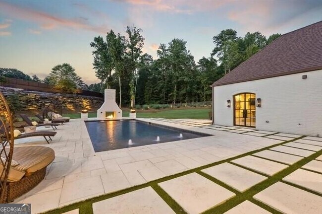 Building Photo - 2242 Shoal Creek Rd