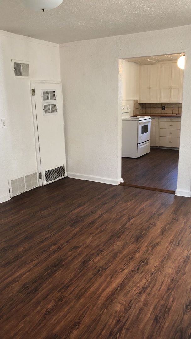 Foto del edificio - 1120-1130 NE Shaw Street