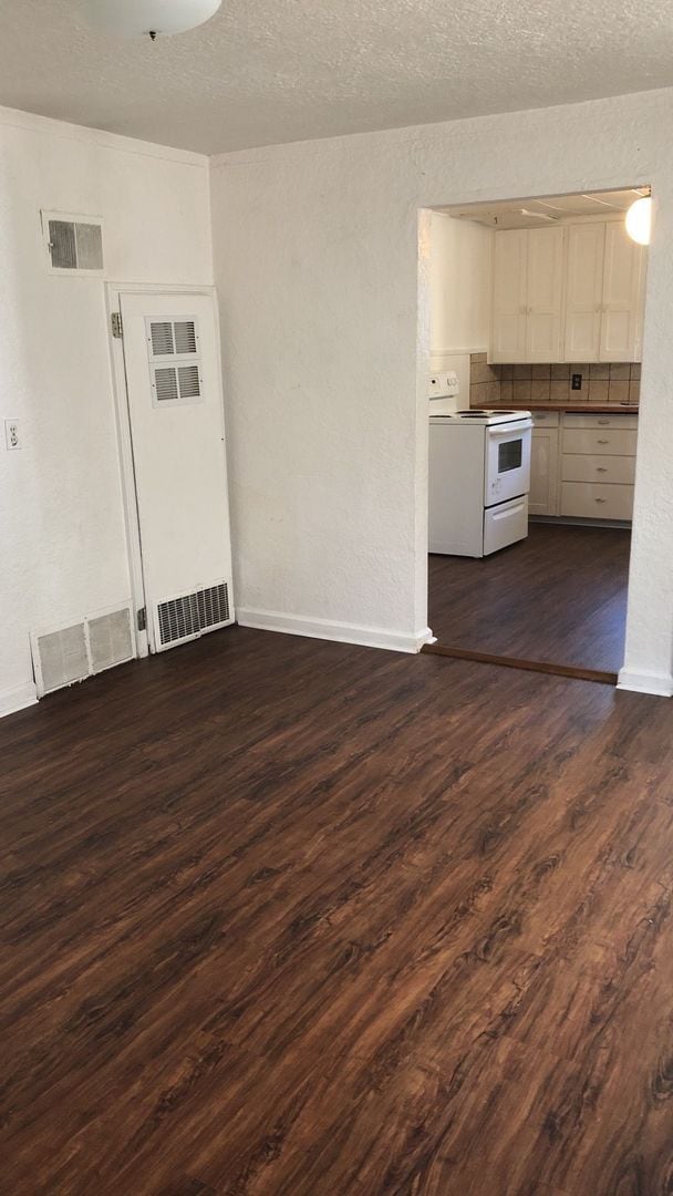 Building Photo - 1120-1130 NE Shaw Street