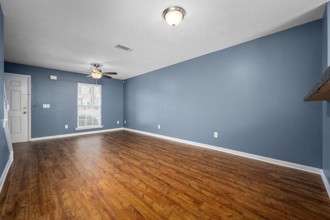 Building Photo - 213 Stewarts Landing Cir