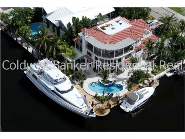 Building Photo - Interior Point Home