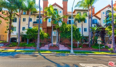 Building Photo - 7120 La Tijera Blvd