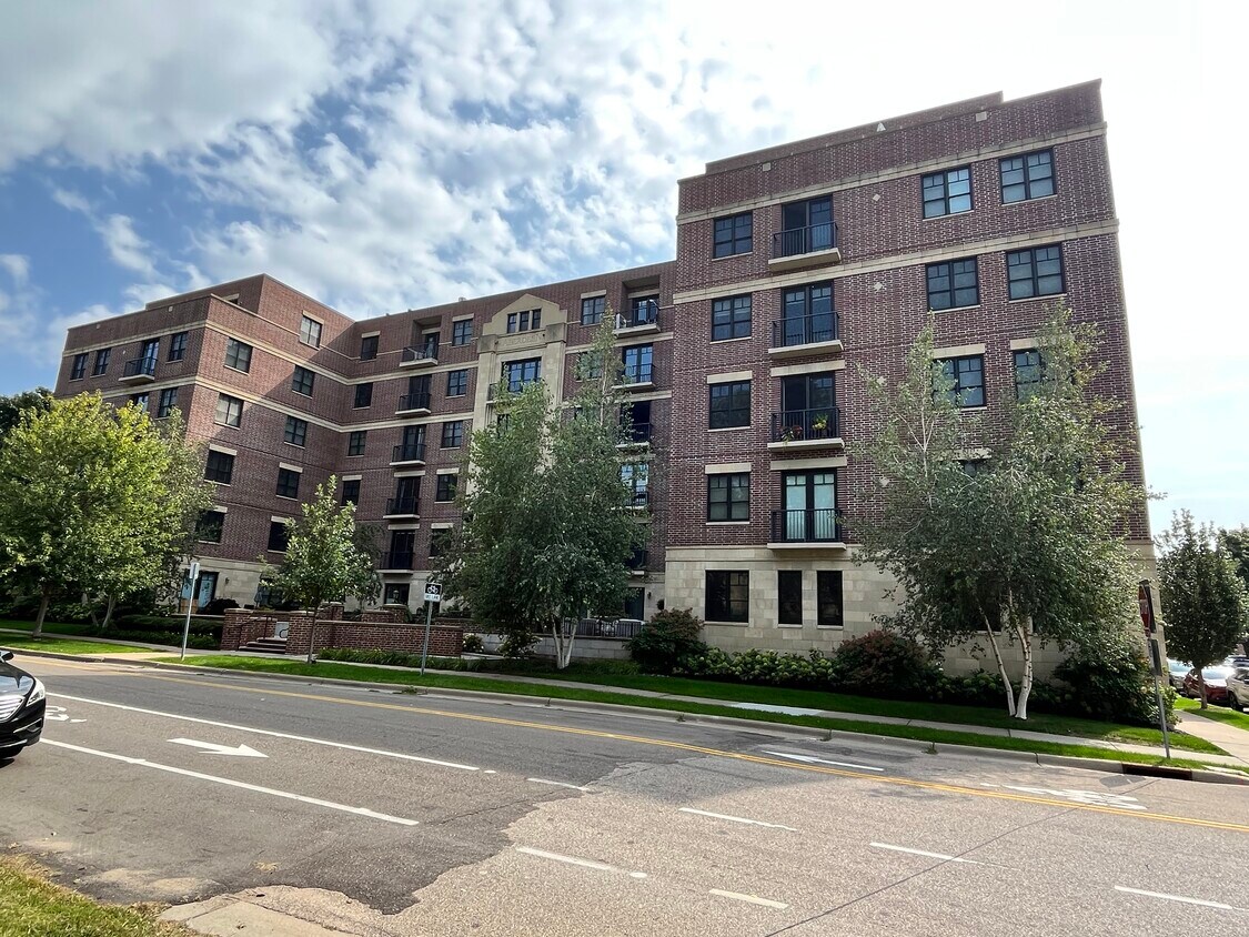 Foto principal - 370 Marshall Ave