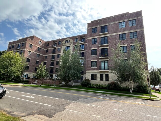 Building Photo - 370 Marshall Ave