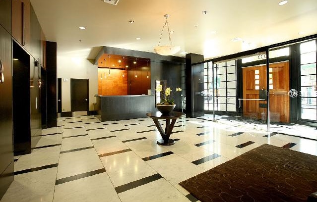 Building Photo - Elizabeth Tower Condo in the Pearl