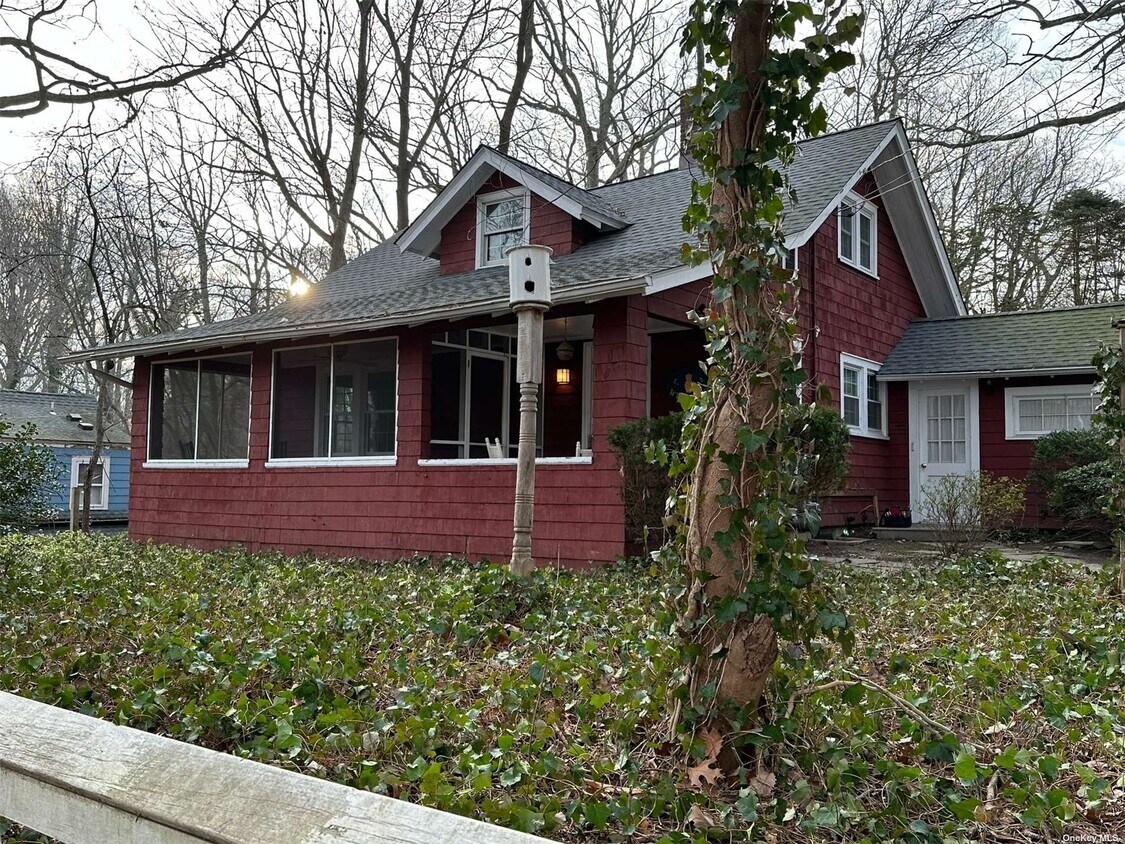 Primary Photo - 69 Grove St