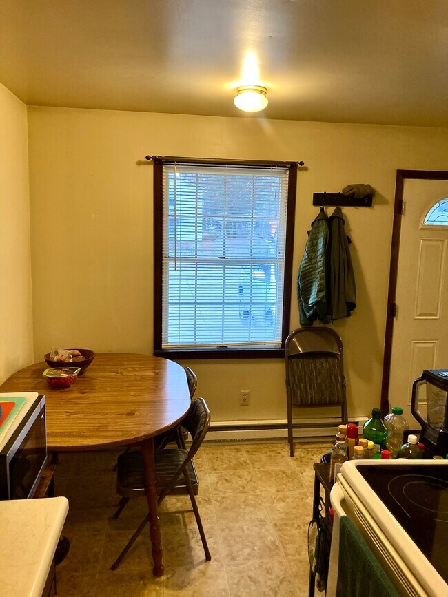 Dining Area - 105 Hobart St