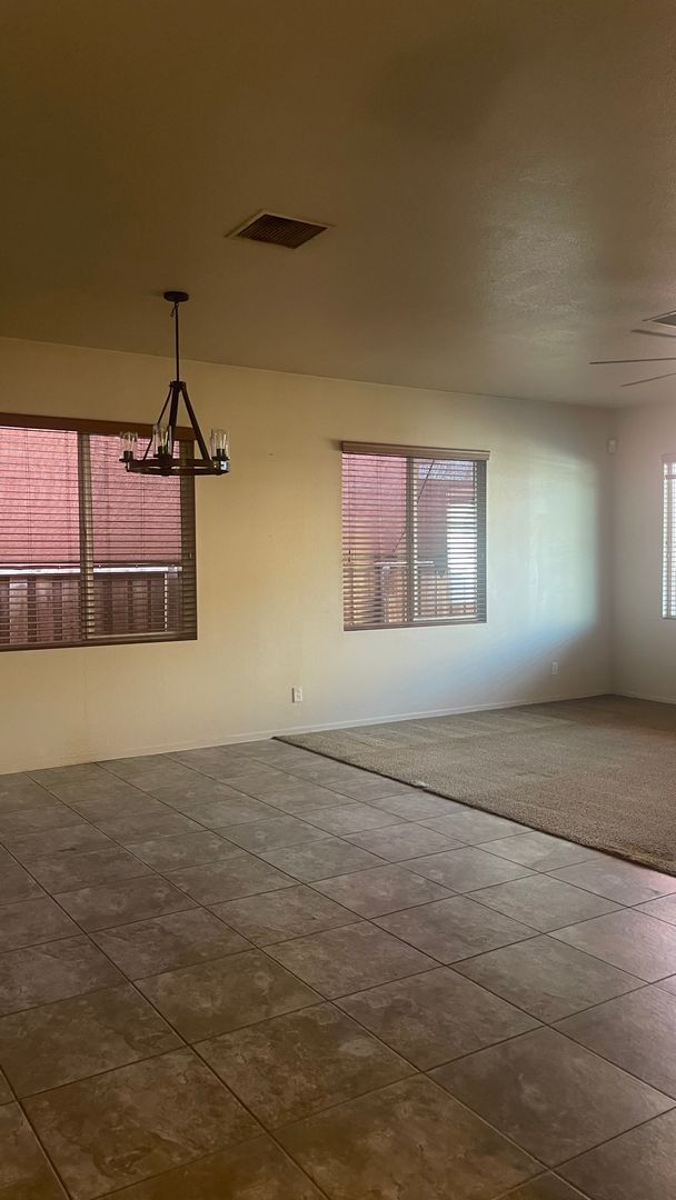 Foto del edificio - House for Rent
